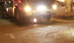 Đôi nam nữ tử vong thương tâm vì bị xe đầu kéo cuốn vào gầm tại ngã tư tử thần