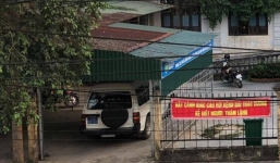 Hy hữu: Ôtô biển xanh nằm trong gara trung tâm y tế ở Quảng Trị bỗng dưng biến mất