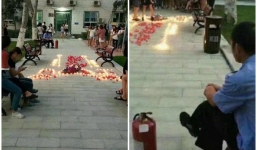 Thanh niên tỏ tình bằng nến nhưng hành động của bác bảo vệ mới khiến dân mạng quan tâm
