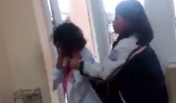 Lại thêm một nữ sinh bị bạn đánh không ai can ngăn ngay trong lớp ở Quảng Ninh