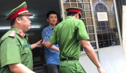 Tử hình kẻ ngáo đá cầm hung khí đâm chém vợ điên cuồng vì tưởng là quỷ