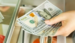 Tỷ giá ngoại tệ hôm nay ngày 27/4: Giá USD giảm nhẹ nhưng vẫn giữ đỉnh