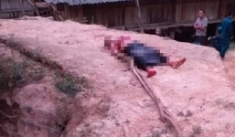 Phát hiện thi thể người phụ nữ chỉ mặc áo lót và váy, trên người nhiều vết thương