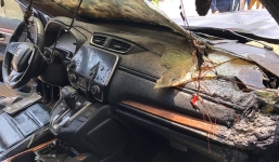 Nắng nóng đỉnh điểm 40 độ, ô tô bốc cháy giữa đường khiến nhiều người hoảng hốt