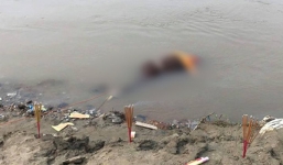 Chồng khóc ngất khi nghe tin vợ mang thai 5 tháng chết đuối cùng con gái nhỏ