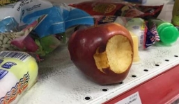 Siêu thị Auchan 'vỡ trận' vì khách hàng vô ý thức, xé thức ăn như cướp bóc