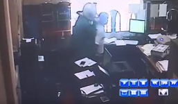 Clip: Cận cảnh quá trình gây án của đối tượng cướp ngân hàng Agribank ở Phú Thọ