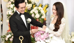 Dương Khắc Linh hạnh phúc trao nhẫn kim cương cho Ngọc Duyên trong ngày rước dâu