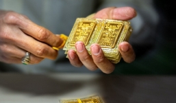 Giá vàng hôm nay 24/6/2023: Nên mua vào hay bán ra?