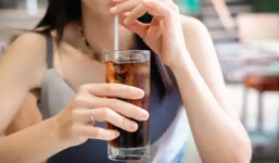 Có nên sử dụng 'soda ăn kiêng' để giảm cân?