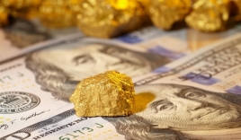 Giá vàng trưa ngày 6/4: Vàng thế giới tụt giảm mạnh