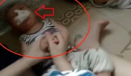 Khởi tố vụ bé trai 11 tháng tuổi ở Thái Bình bị nhét giẻ vào miệng: Lời khai của nữ sinh 19 tuổi