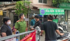 Vụ vợ chồng làm loạn chốt kiểm dịch tại chợ Yên Phụ: Phạt kịch khung, chuyển hồ sơ lên công an quận