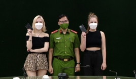 Lời khai tài xế cướp điện thoại của 2 nữ du khách Nga trên phố Hàng Bông