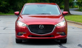 Mazda3 3 năm tuổi có giá bán lại ngang xe sang Mercedes-Benz: Nhiều chi tiết đáng tiền