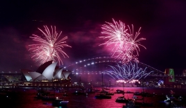 Sydney sáng rực trời sau 2 năm dịch bệnh, nhiều nước không bắn pháo hoa chào năm mới 2022