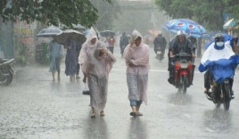 Miền Trung chịu áp thấp nhiệt đới, đối mặt với một số cơn bão vào tháng 10