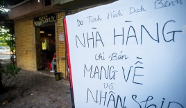 Hà Nội cho phép hàng ăn bán mang về, các văn phòng phẩm được phép mở cửa