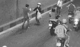Rơi cọc tiền trên phố Đà Nẵng, chàng trai nghẹn ngào vì hành động của người đi đường