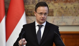  Hungary thừa nhận điểm yếu, không dám cấm vận dầu Nga