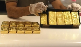 Giá vàng trưa ngày 16/6: Vàng thế giới tụt giảm