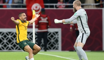FIFA cấm thủ môn nhảy múa khi bắt phạt đền sau màn khiêu vũ của thủ thành Australia
