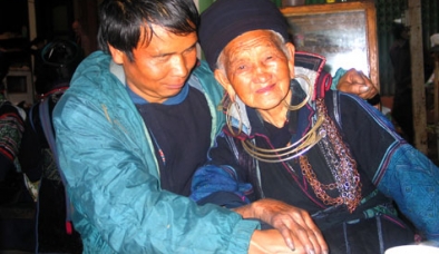 Tình yêu đích thực của chàng trai 36 và cụ bà 80 tuổi