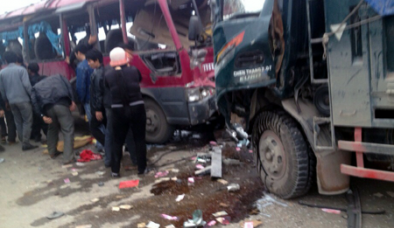 Cận cảnh vụ xe khách phát nổ khiến 2 người chết