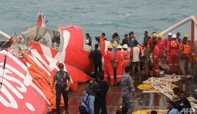 Đã tìm thấy thi thể hai phi công trên chuyến bay QZ8501