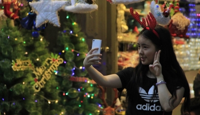 Không khí Noel rộn ràng khắp phố phường Hà Nội