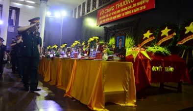 Video: Khoảnh khắc tiễn biệt 9 quân nhân CASA 212 về đất mẹ