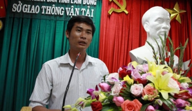 Người hùng đèo Bảo Lộc san sẻ tiền thưởng cho tài xế xe khách