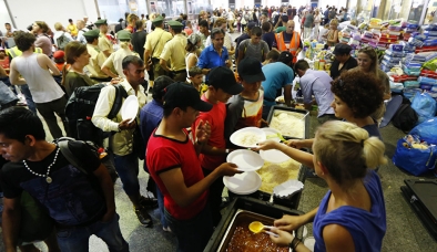 Munich xây tường cách âm cao 4m ngăn người tị nạn