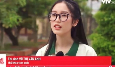 Nữ thủ khoa kỳ thi Tốt nghiệp THPT 2023 nhan sắc gây thương nhớ khi xuất hiện trên sóng truyền hình