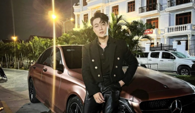 TiTi chúc mừng sinh nhật bạn gái giấu mặt