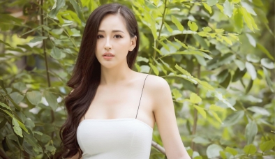 U40 chưa kết hôn, Mai Phương Thúy quyết định 'tậu' xế sang cho con gái nuôi