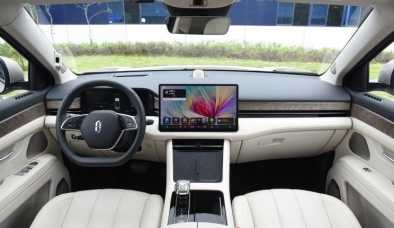 Huawei trình làng mẫu xe điện mới khiến nhiều đối thủ dè chừng