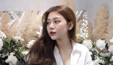 Chiêm ngưỡng nhan sắc xinh đẹp cùng vóc dáng 'bốc lửa' của bạn gái hậu vệ tuyển Việt Nam