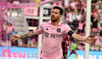 Messi chuẩn bị đối đầu với đội bóng thời niên thiếu