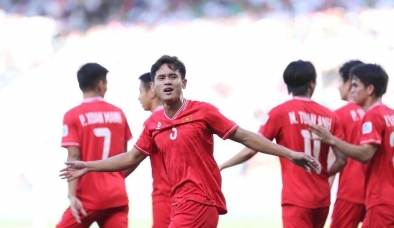 Thi đấu thiếu người, tuyển Việt Nam để thua đầy đáng tiếc trước Iraq