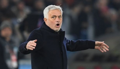 Mourinho dính cáo buộc có hành vi phi thể thao trong trận đấu của U14 AS Roma