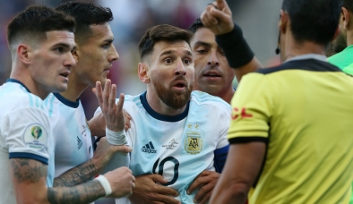 Messi không thèm nhận huy chương, tuyên bố thẳng Brazil được ưu ái để vô địch