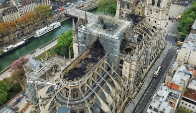 Thiệt hại vụ cháy Nhà thờ Đức Bà Paris nhìn từ trên cao