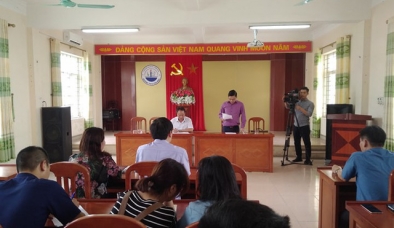 Nữ sinh lớp 7 bị bạn đánh ở Quảng Ninh: Đình chỉ hiệu trưởng và GVCN