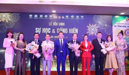 Tiến sĩ Lê Doãn Hợp - Nguyên Bộ trưởng Bộ Thông tin Truyền thông, Chủ tịch Hội đồng Xác lập Kỷ lục Việt Nam nhấn mạnh về sự hợp lực của cộng đồng Táo Vàng