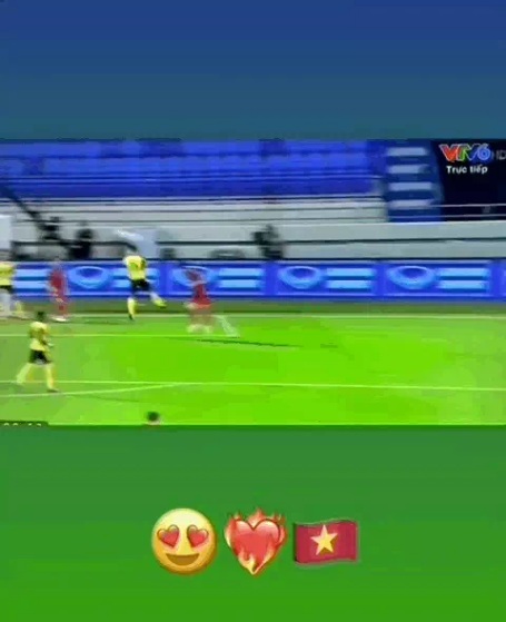 Doãn Hải My lại tung hint yêu đương, công khai 'zoom' tận mặt và thả tim tung tóe chàng hậu vệ  2