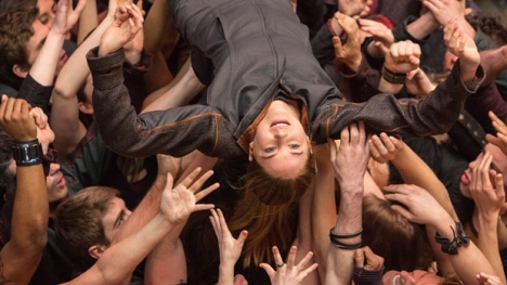 Bom tấn 'Dị biệt' tung clip hoành tráng trước ngày khởi chiếu