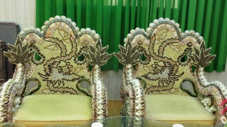 Bộ bàn ghế ốp bằng vỏ ốc, sò 'có 1 không 2' ở miền Tây