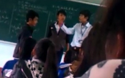 Vụ thầy trò đánh nhau trên bục giảng: HS quay clip bị kiểm điểm