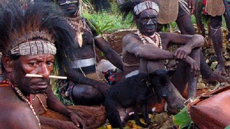 Chuyện rùng rợn về bộ tộc săn thịt người làm thức ăn